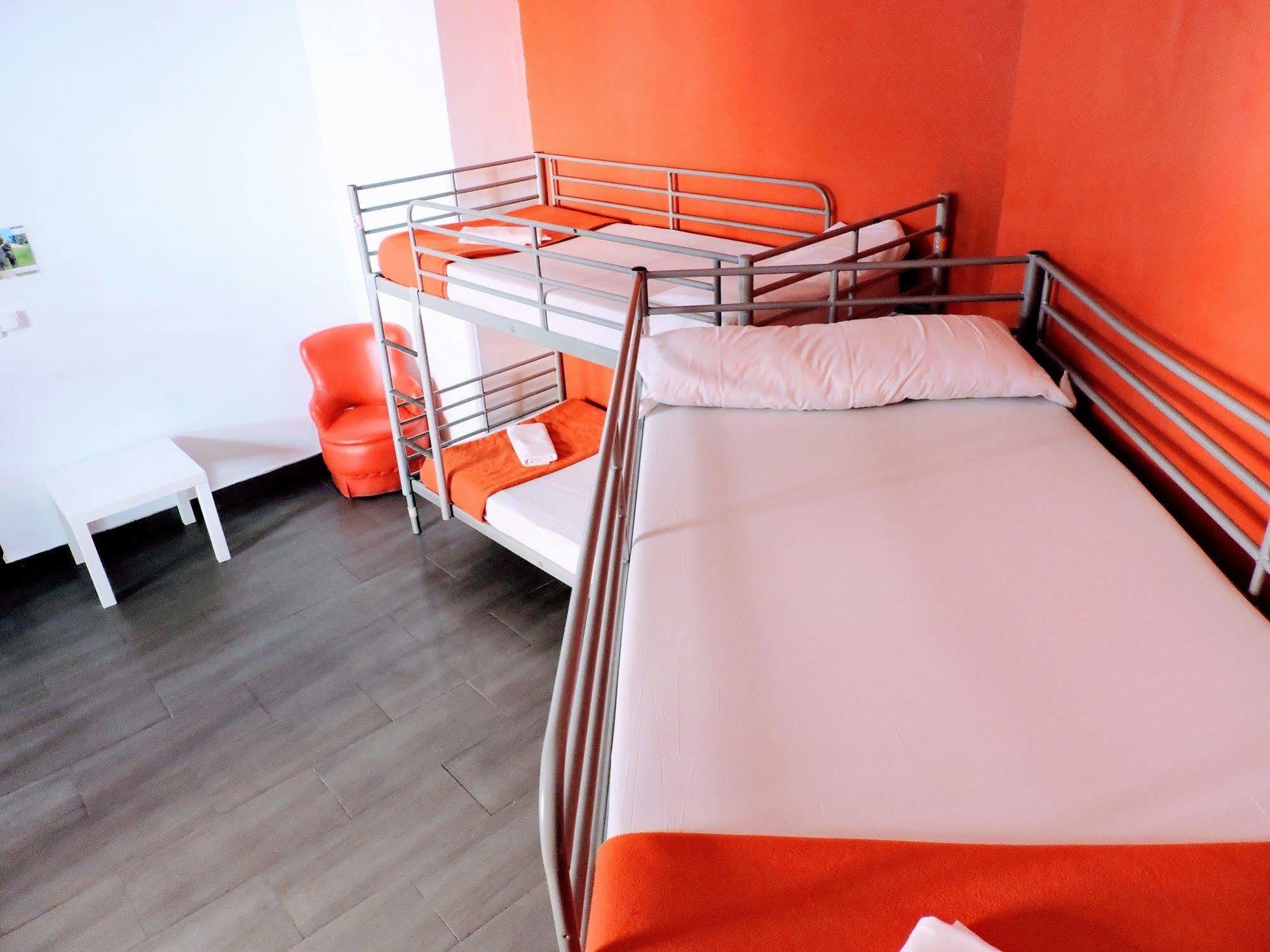 Feetup Home Backpackers Valência Exterior foto